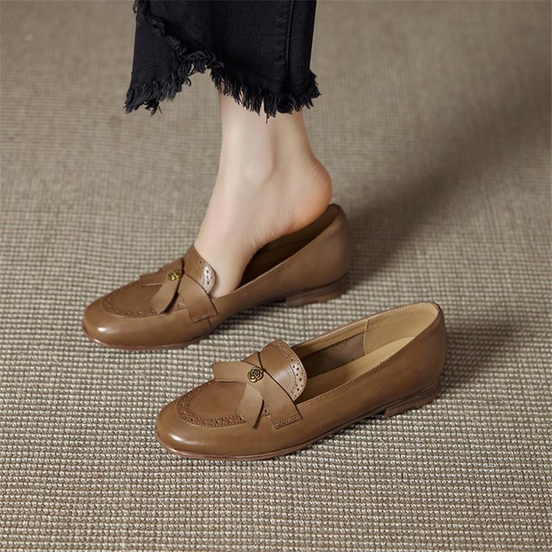Fashion New Spring/autumn Genuine Leather Women Shoes Bow Loafers Round Toe Shoes for Women Fashion Brogue Designs Low Heels Women Pumps