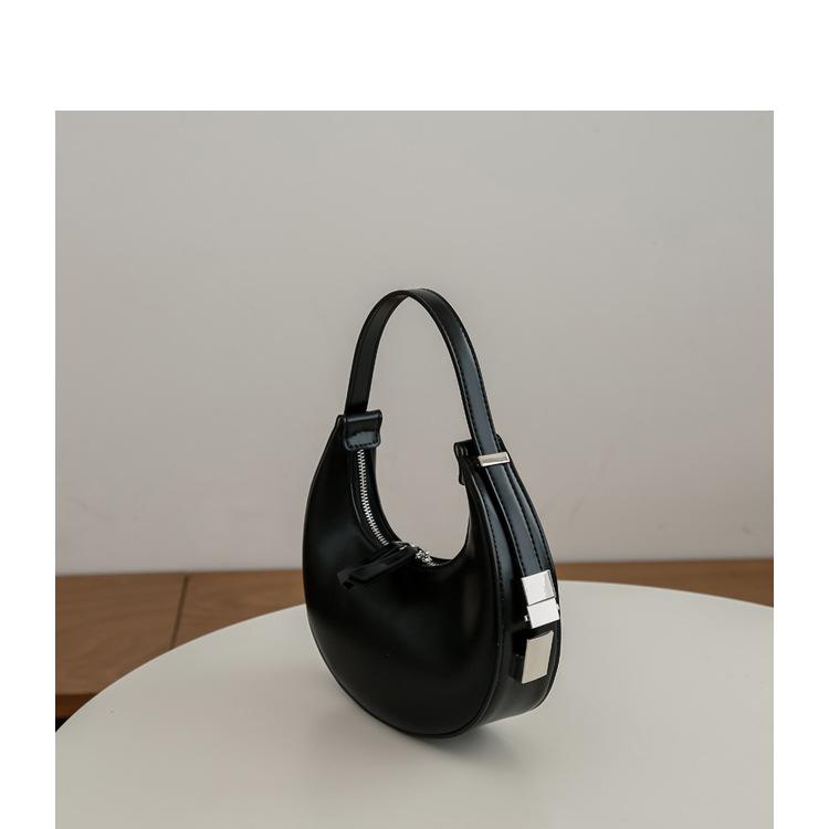 Korean Niche Design Underarm Crescent Bag Summer Dark Wind Crescent Bag Fashionable Personalized Shoulder Bag Women's Bag