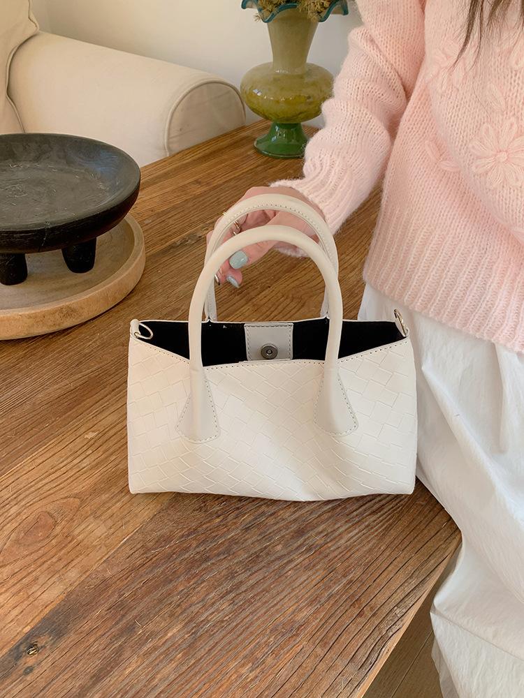 Niche Design Handbag Bag Women's Summer 2025 New Trendy Fashion Bucket Bag Versatile Woven Basket Messenger Bag