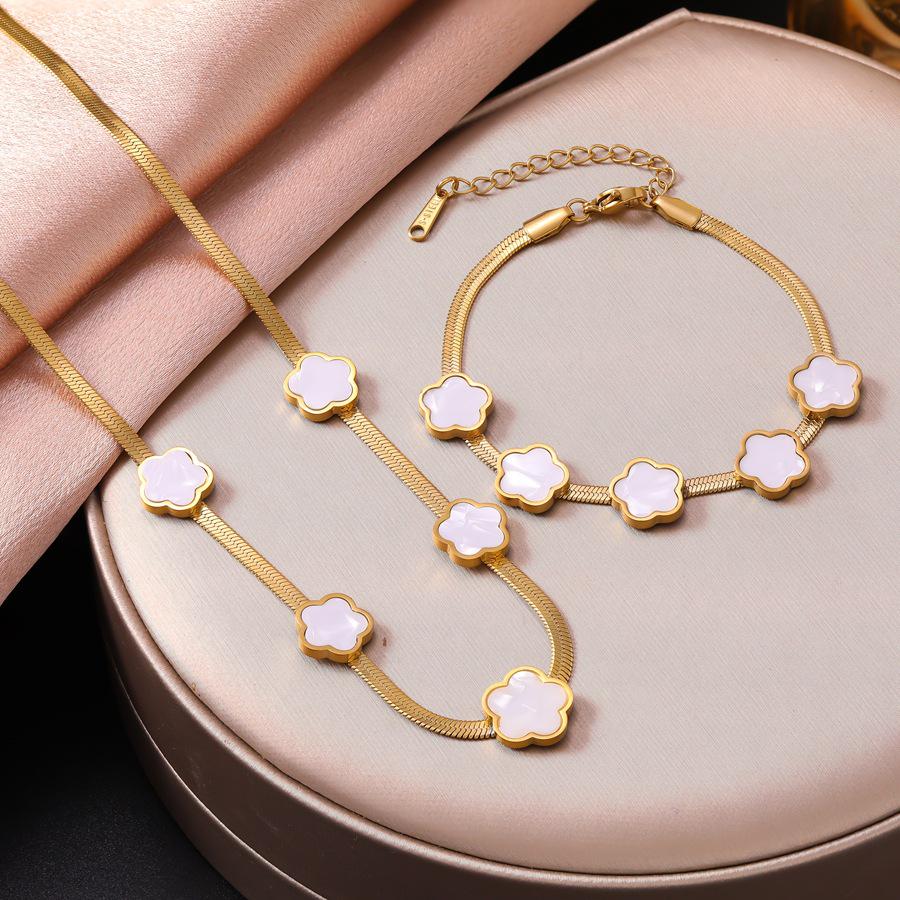Five-Petal Flower Necklace & Bracelet Set: 18K Gold Fritillary Titanium Steel Snake Bone Chain. Retro Light Luxury Trendy Accessories.