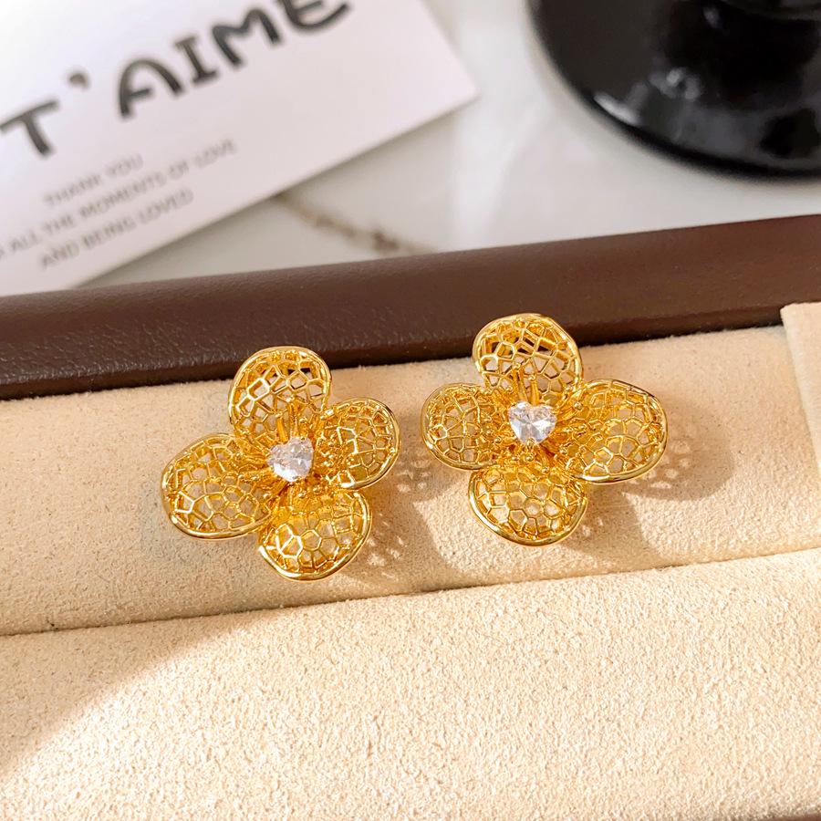 18K Gold Plated Zirconia Flower Stud Earrings - Elegant High-End Jewelry for Women