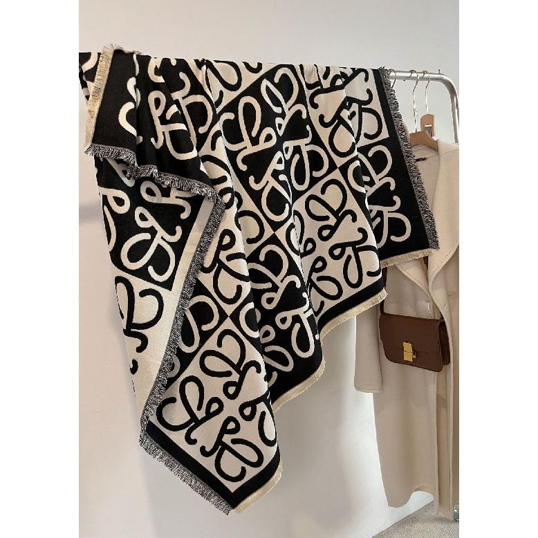 

Новый женский модный искусственный кашемировый осенне-зимний теплый большой квадратный шарф двухсторонний шарф с кисточками шаль с кондиционером 130*128cm