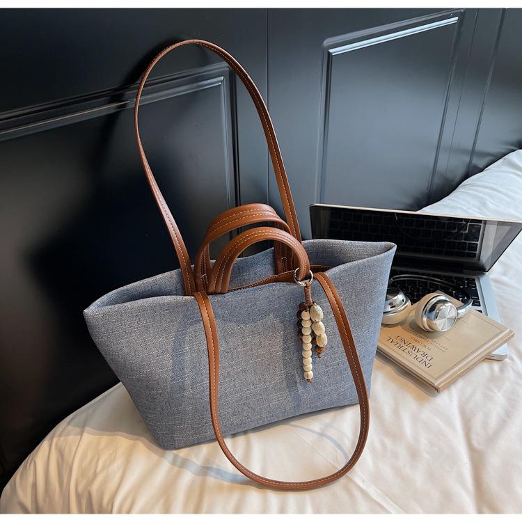 

College students take classes, simple leisure, daily travel, canvas bag, women s 2025 new large-capacity shoulder tote bag джинсовый синий