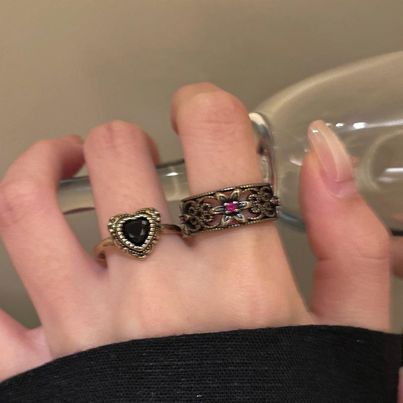 Vintage Ethnic Bronze Color Open Finger Ring For Women Relief Devil's Eye Heart-Shaped Blue Zircon Ring Jewelry