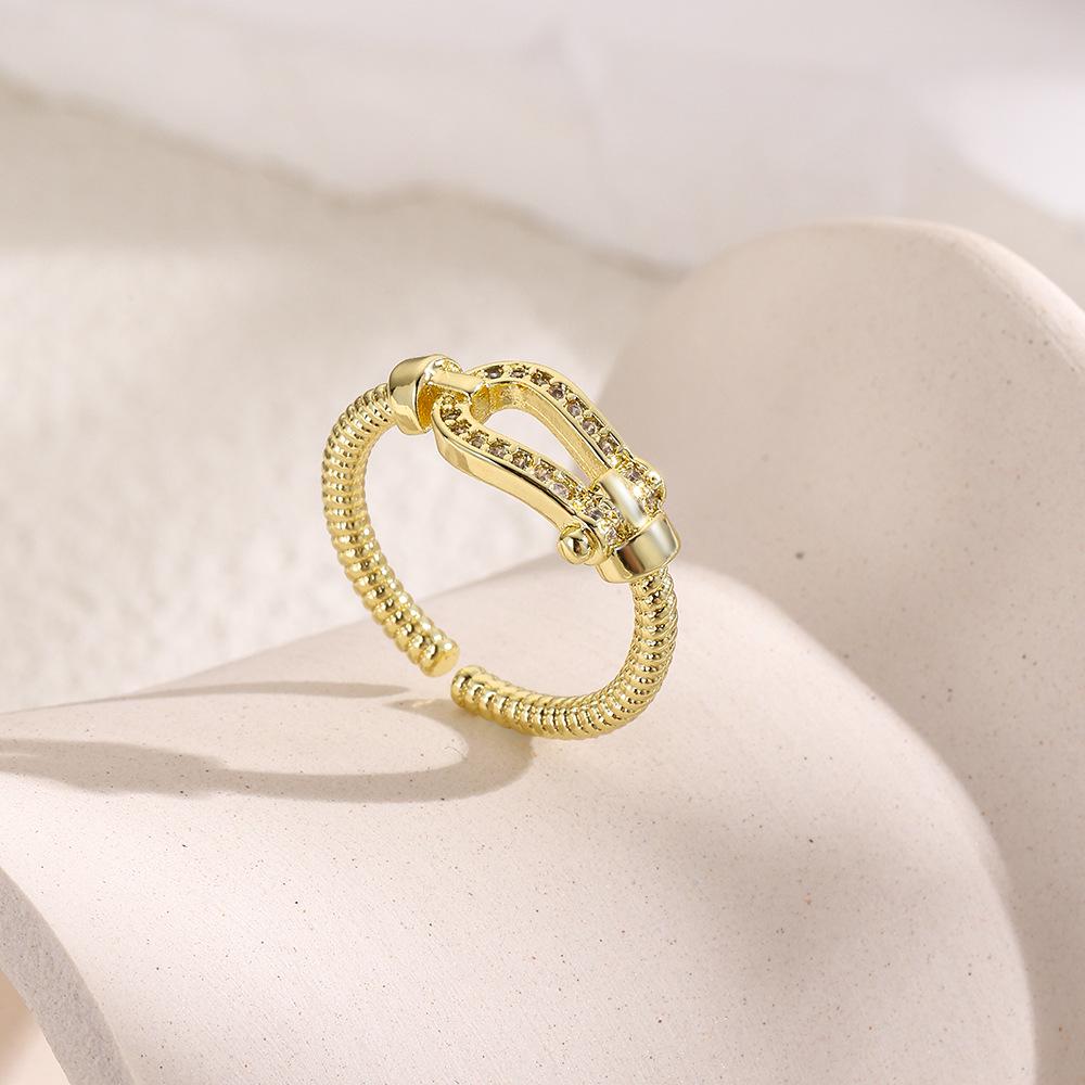 

Элегантное кольцо с ретро-пряжкой в виде подковы: Женский геометрический плетеный медный дизайн U-образной формы золотой