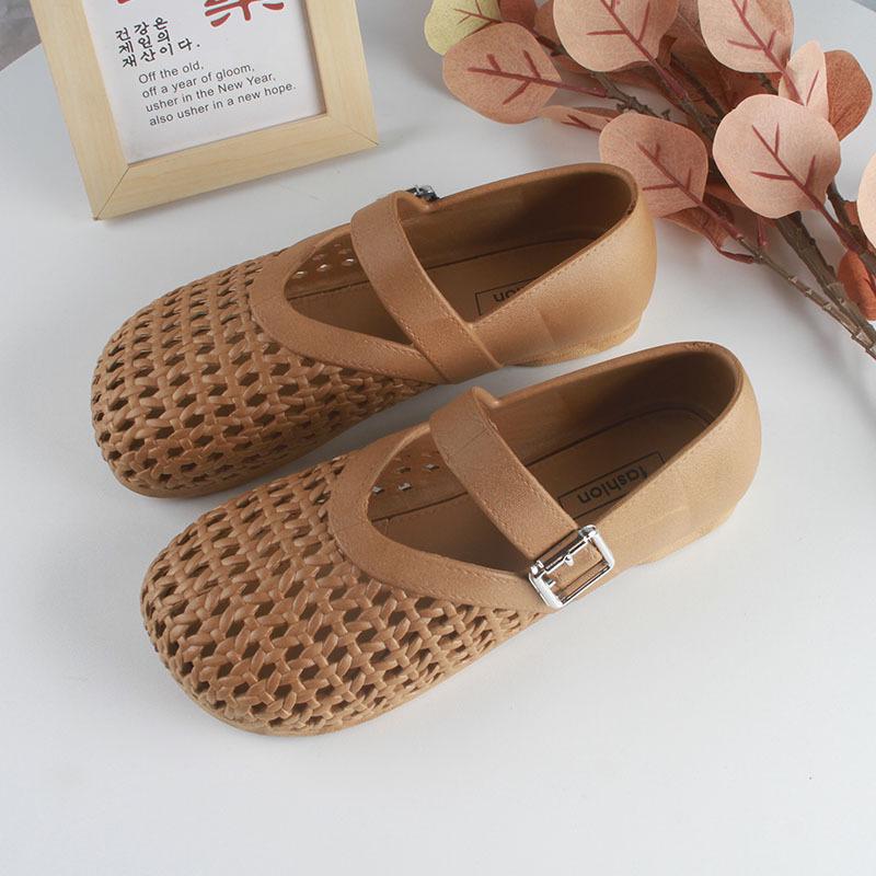 

Женские летние босоножки с открытым носком - Однотонные, Дизайн с вырезами, Ремешок с пряжкой 36-37