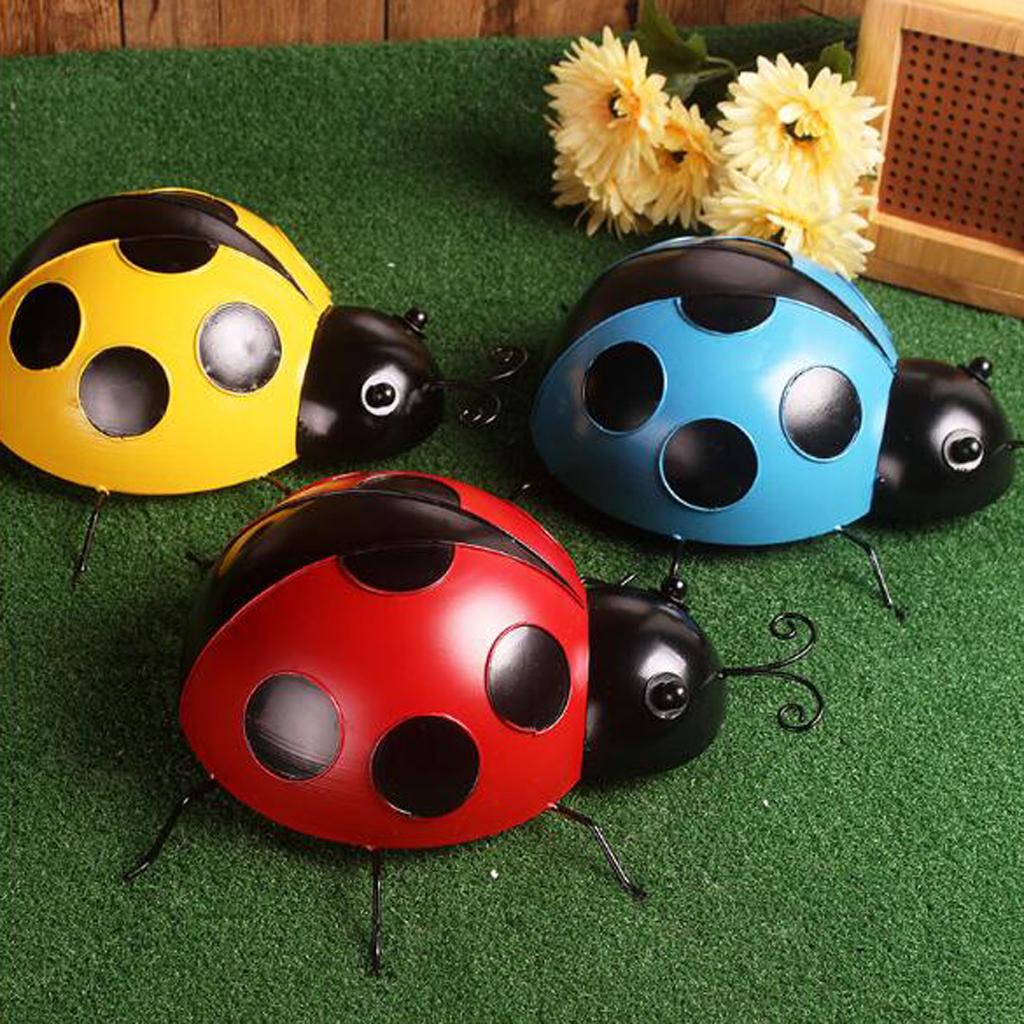 Wall decoration in Coccinella from a realistic wall artistic decoration for
