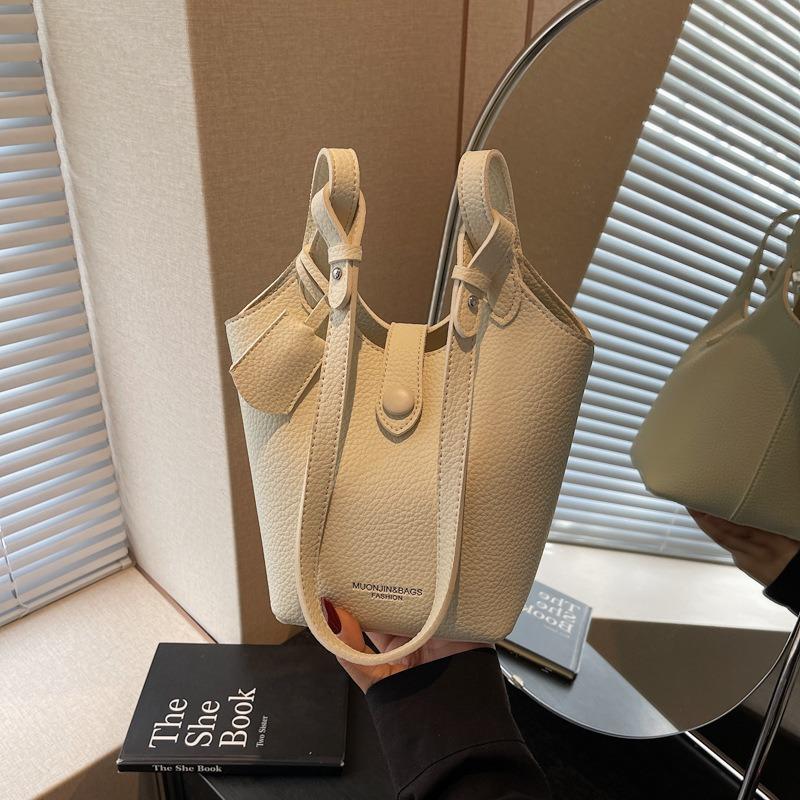 High-end Niche Bag Women's Summer New Fashion Shoulder Messenger Bag Casual Bucket Bag