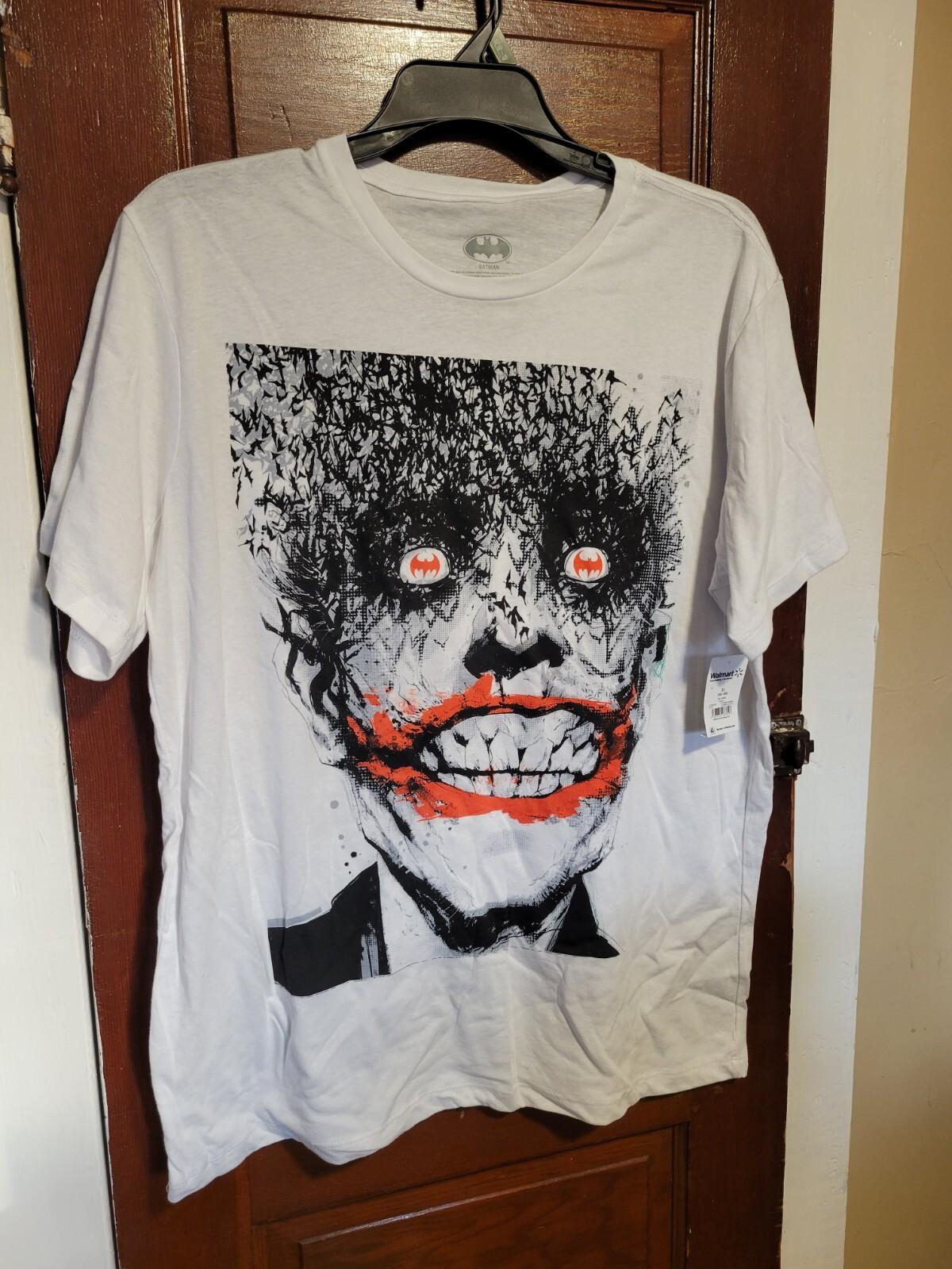 NWT Batman Men s 3XL White The Joker Short Sleeve Crew Neck T Tee Shirt S разноцветный