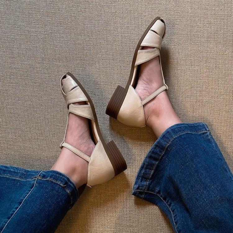 Versiune piele de oaie~ sandale de vară retro cu vârf rotund gol din piele pentru femei, cu o bandă și toc gros gol, stil literar, pantofi cu vârf închis