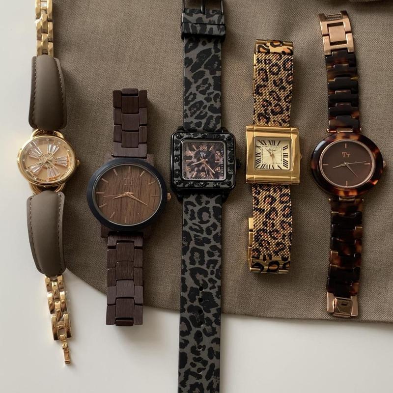 Niche High-end White Women's Watch Leopard Print Expensive Design Tortoiseshell Retro Simple Quartz Watch