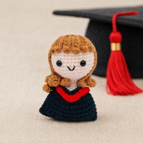 Handmade Graduation Crochet Doll, Knitting Cartoon Boy Girl Graduates Toy Decoration, Grad Gifts for Him, Her, Class of 2026 Students