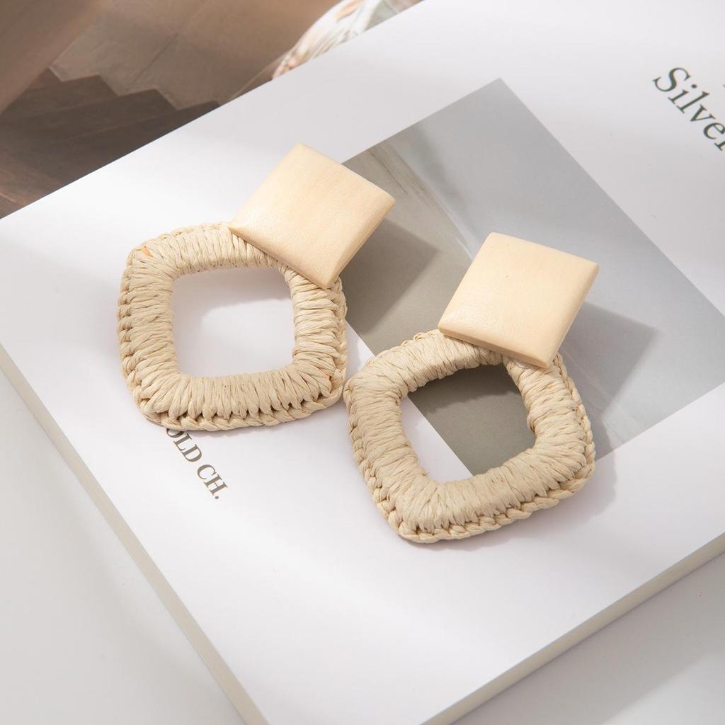 European Retro Geometric Raffia Earrings: Vacation-Style Wooden Hollow Long Accessories for Women