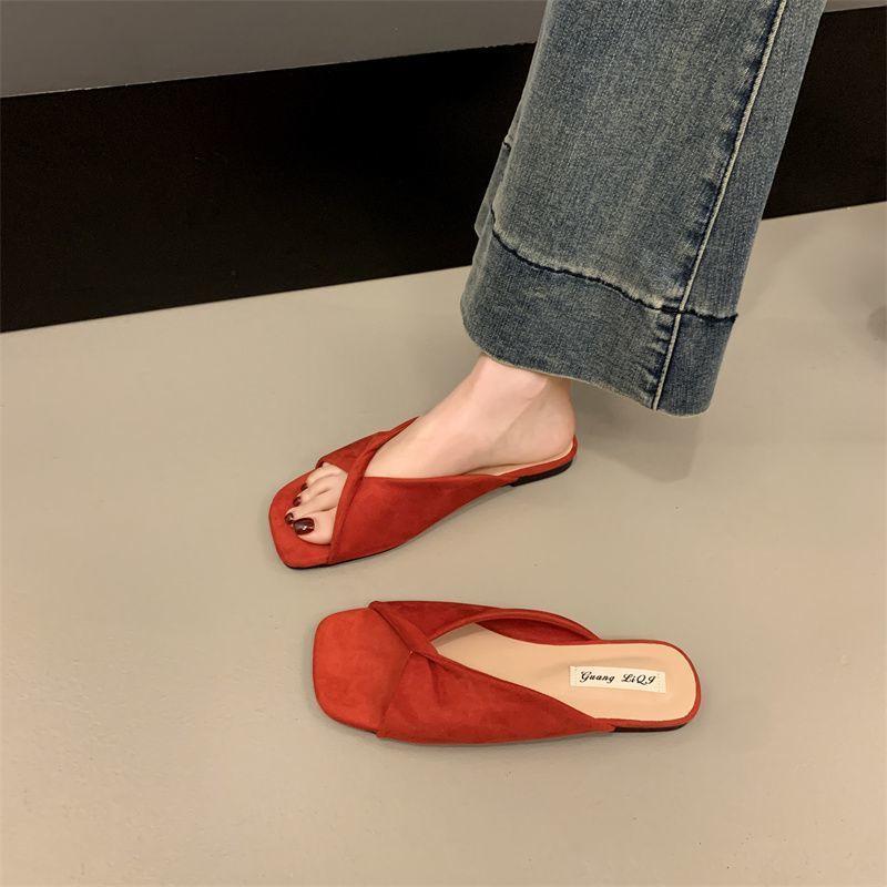 Premium soft bottom seaside beach one-word drag fashion flat bottom beautiful cool slippers women's wear 2025 summer new