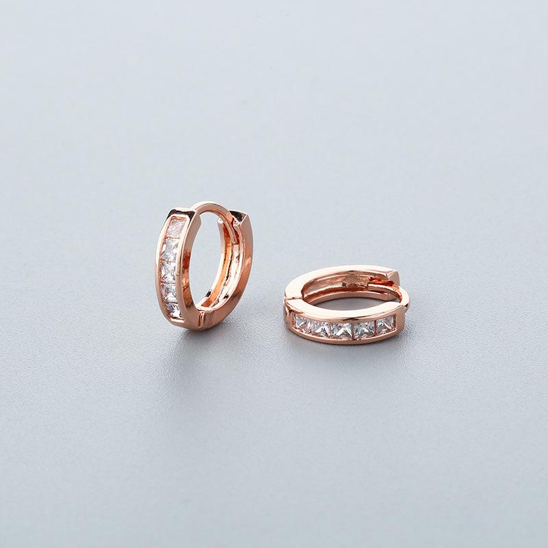 Classic Pave Diamond Hoop Earrings For Women Exquisite Niche Personalized Sparkling Circle Ear Cuffs Versatile Jewelry