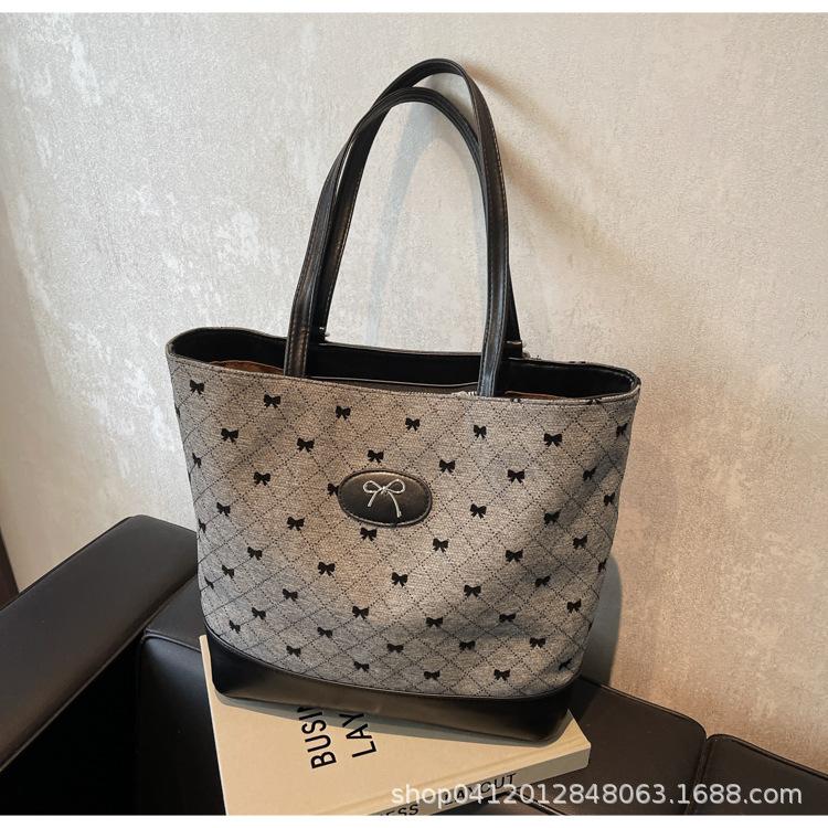 

2025 new casual daily morning polka dot tote bag, one pack of multi-back popular shoulder bag, student backpack. чорний