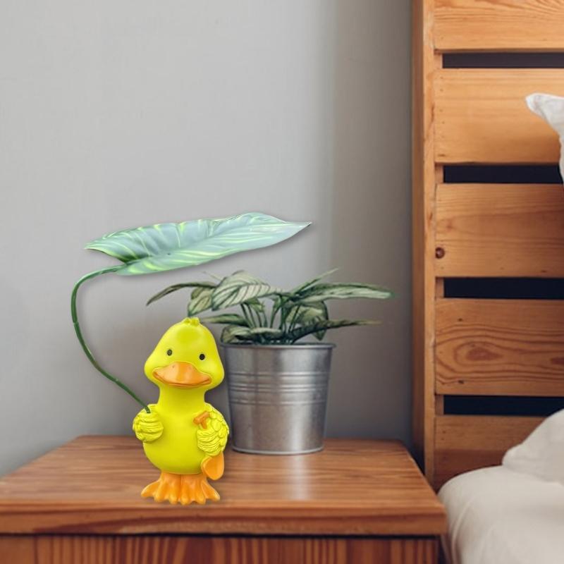 Small Ducks Garden Sculpture With Detailed Orange Feet Weatherproofed Resins Decoration Outdoor Balcony Ornaments