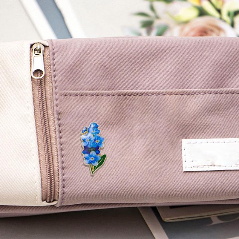 Blue Forget Me Not Flower Small Badge Vintage Look Pin Enamel Gold Brooch Gift