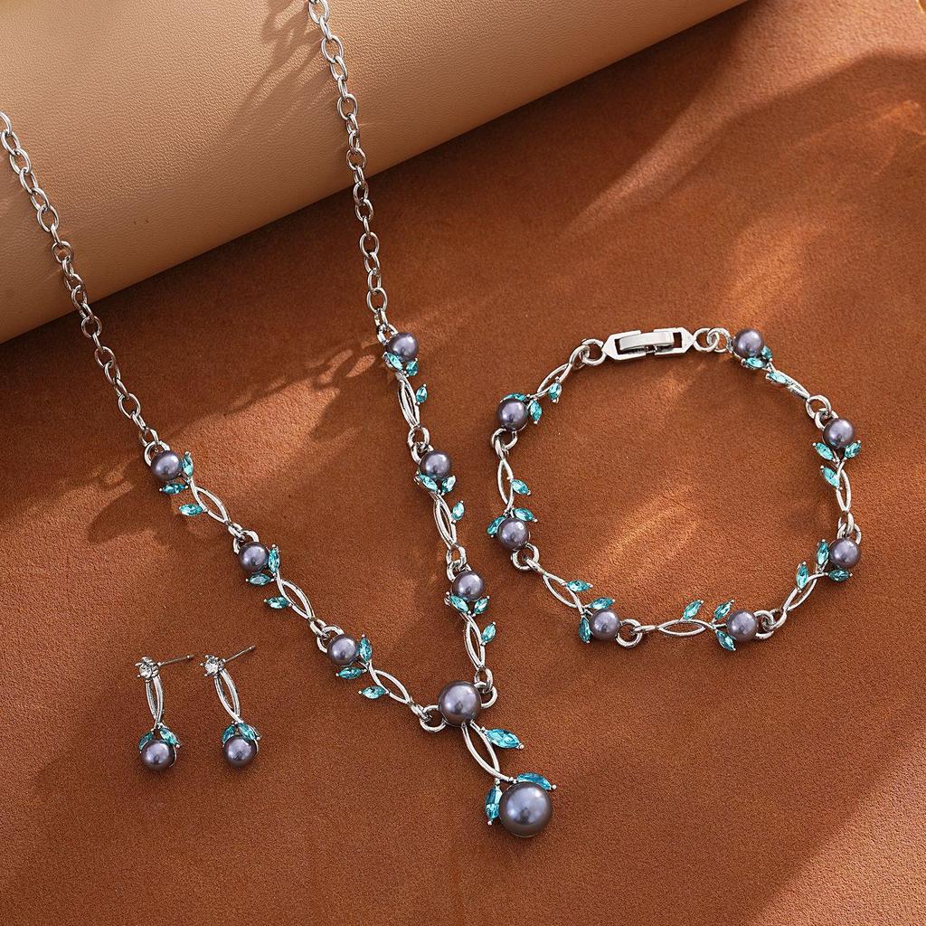 Elegant Pearl Rhinestone Flower Jewelry Set: Necklace, Earrings & Bracelet for Weddings & Banquets