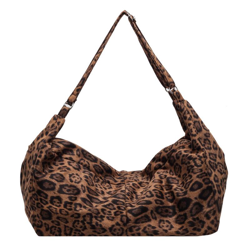 Leopard print bag women's large capacity 2024 new autumn and winter versatile casual messenger bag single shoulder commuter dumpling bag