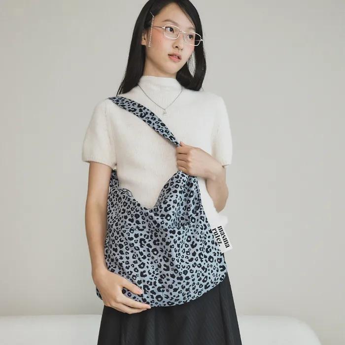 Rabbit Eco bag_Grand Leopard Mauve Blue