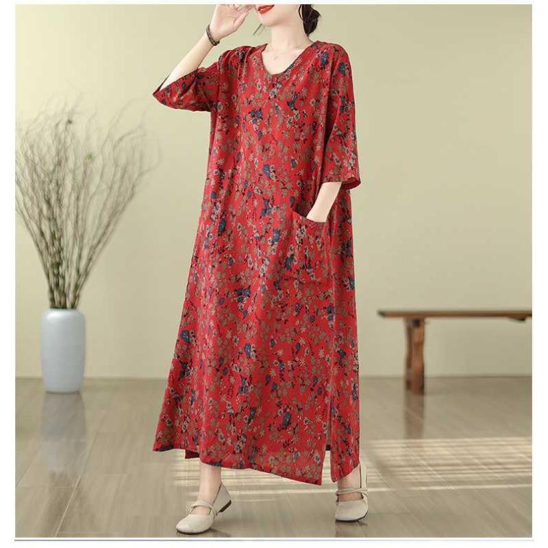 2025 Literary Retro Travel Plus Slim Cotton V-Neck Dress