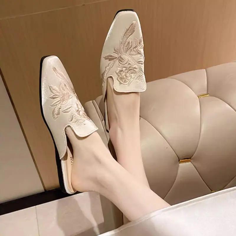 Fashion Outside Slides 2025 Luxury Casual Women's Mules Slippers and Ladies Sandals On Promotion Cheap Liquidation 39 Summer Shoes Sale