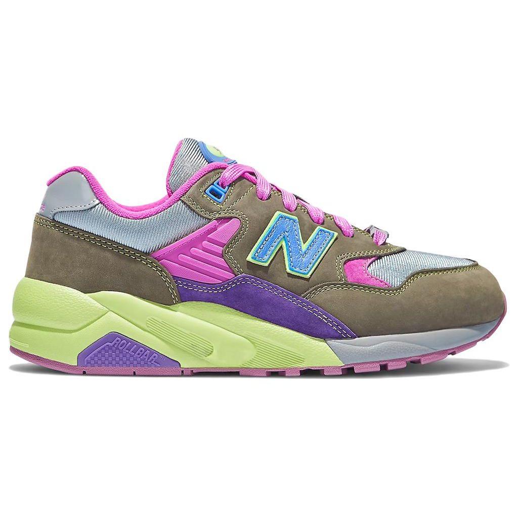 Stray Rats x New Balance 580 Omaggio al 2007 - Muschio Scuro Sneakers Unisex Verde Uva Cosmica MT580ST2