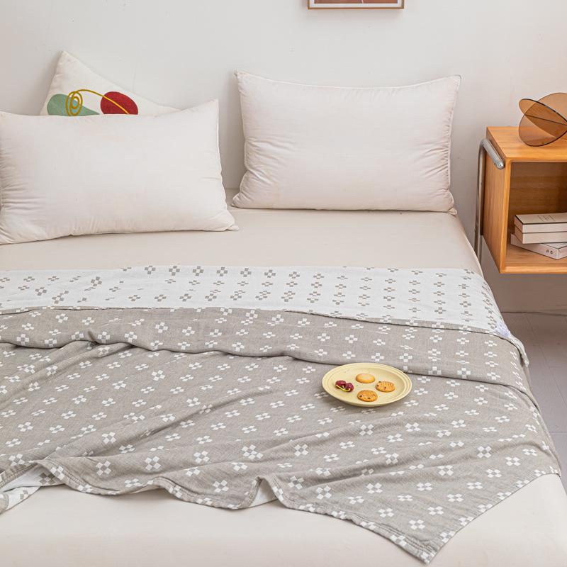 

Japanese Cotton Three-Layer Gauze Summer Blanket: Lightweight Quilt/Throw for Bed, Sofa, or AC Use 150x200 cm