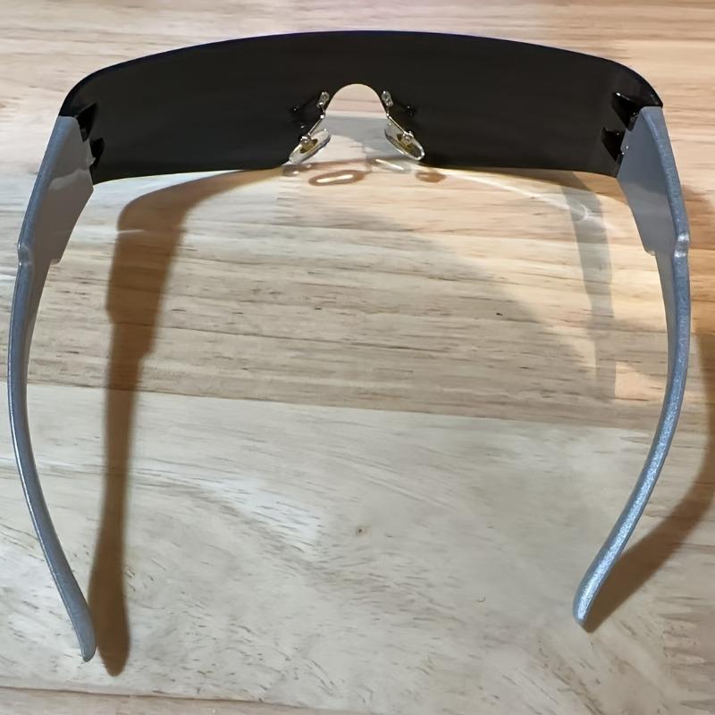 Unisex Fashionable Flat Top Sunglasses Music Festivals and Daily Wear Modern Design for Both Men and Women