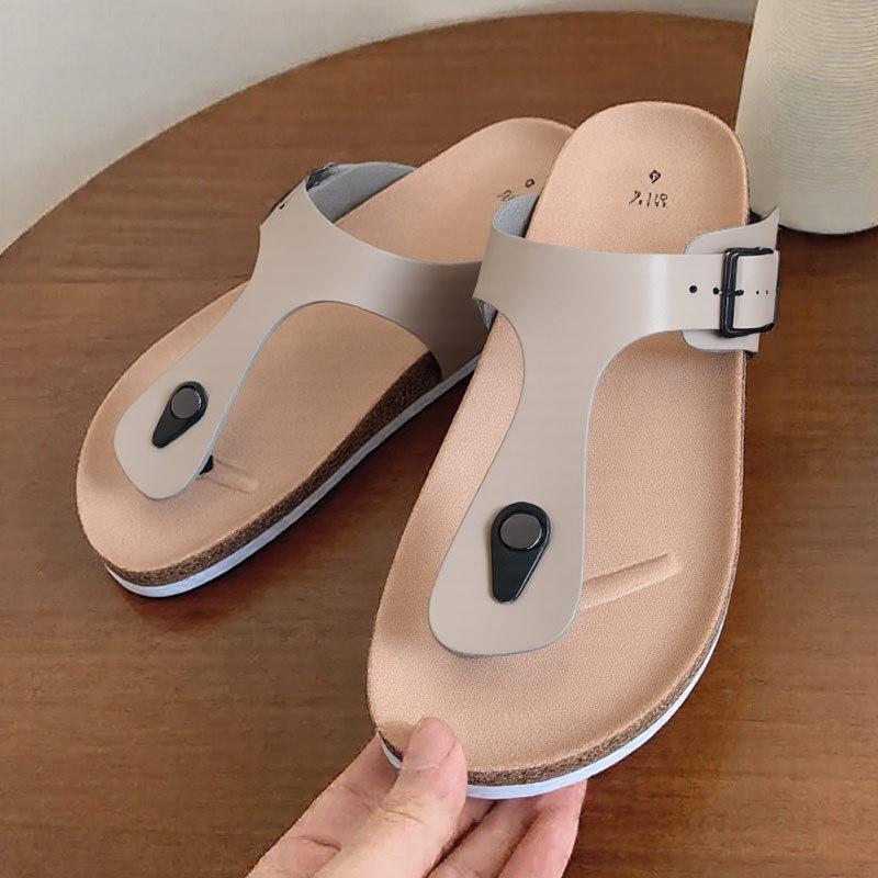 2025 New Summer Men's 2668 Large Size Sandals Trendy Men's Foot-pinching Herringbone Beach Shoes Men's Cool Slippers