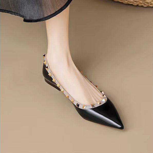 

Лаковые остроносые балетки в французском стиле с шипами и мягкой подошвой, доступны большие размеры - Женская обувь 37