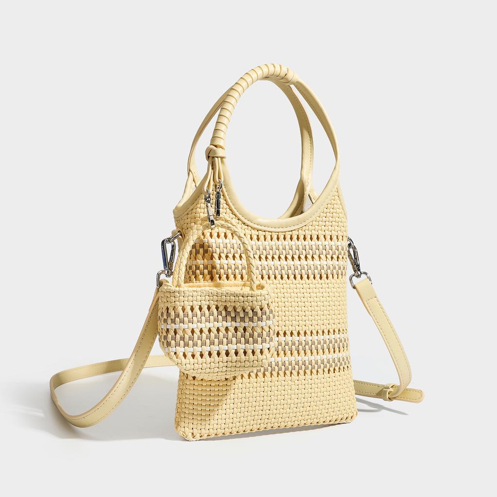 Woven shoulder bag Premium lazy style shoulder bag Casual commuter versatile women's bag