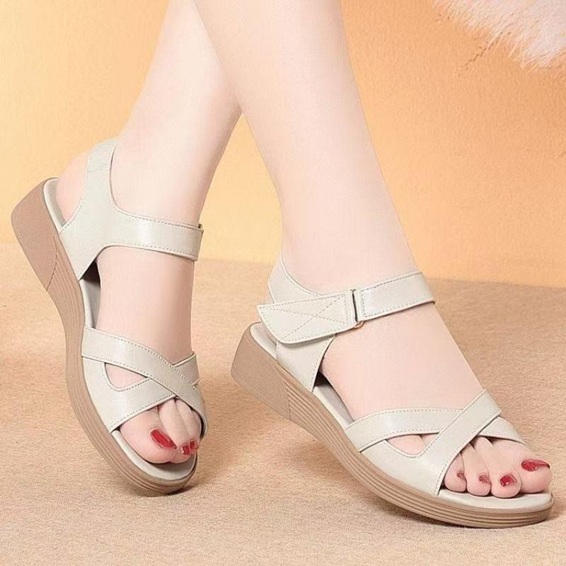 New summer flat-soled women's shoes non-slip middle-aged and elderly comfortable elderly shoes sandals soft leather soft sole