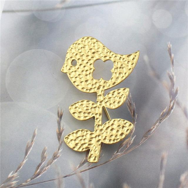 Chic Vögel und Blumen Eine Vielzahl von dreidimensionalen Metallbroschen und Anstecknadeln für Damen