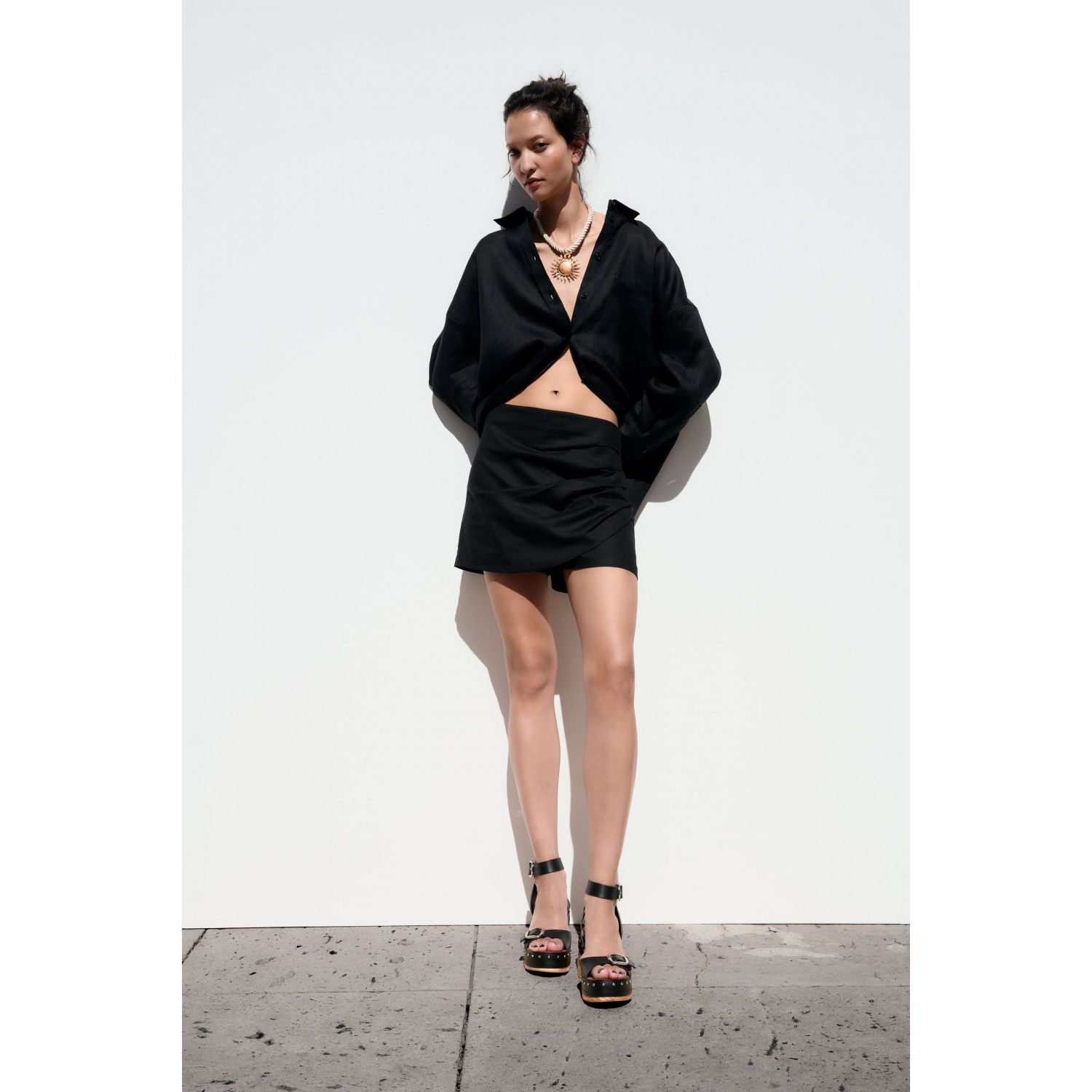 

LINEN-BLEND DRAPED SKORT