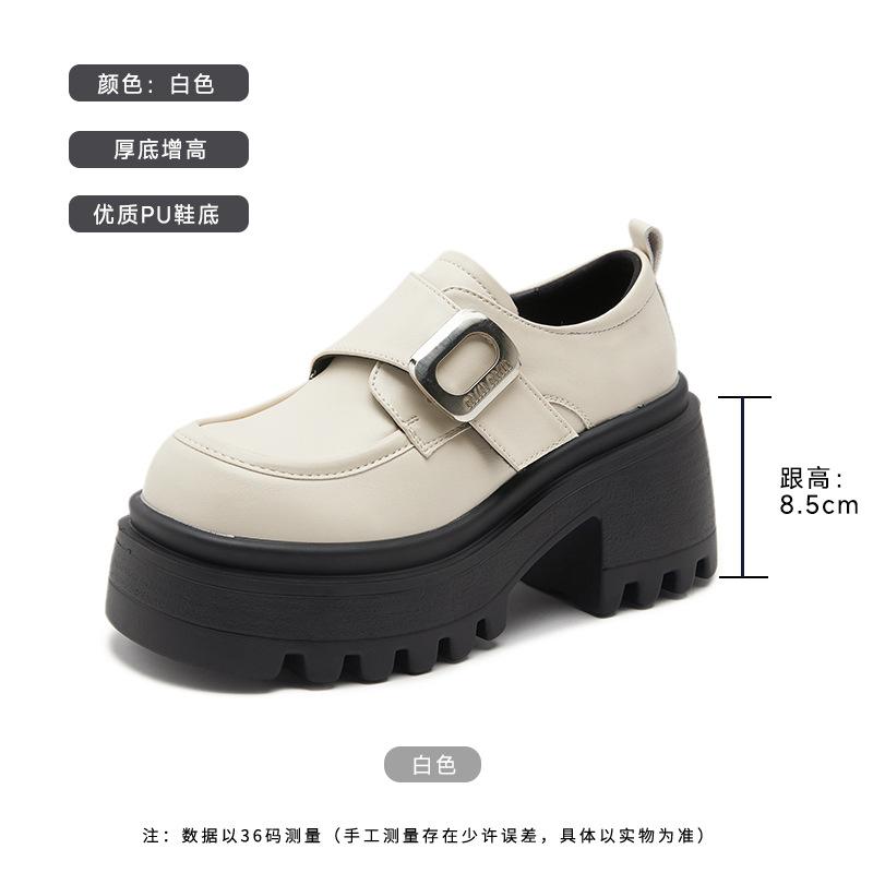 

Маленькие кожаные туфли женские 2025 осень новые в британском стиле на платформе с круглым носком универсальные увеличивающие рост лоферы на толстом каблуке JK одинарные туфли 34