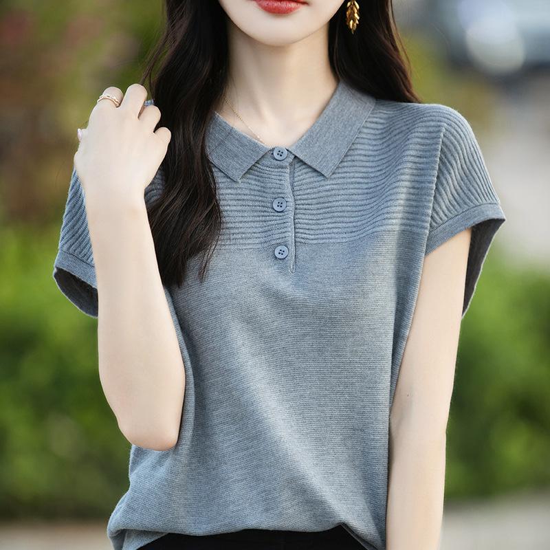 Il nuovo maglione estivo a maniche corte in maglia è ampio, snellente e versatile. Il top in seta ghiaccio sottile è facile da abbinare
