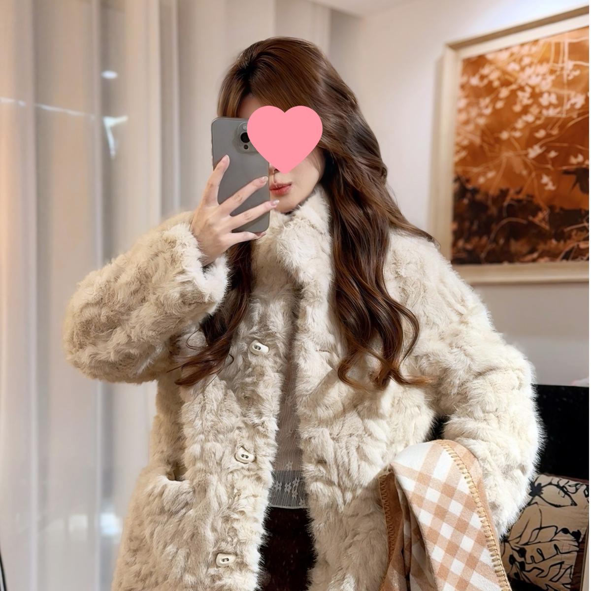 

Moonlight White Aurora Medium-Length Furry Coat with Tag L (120-140) - Ships in 5 days