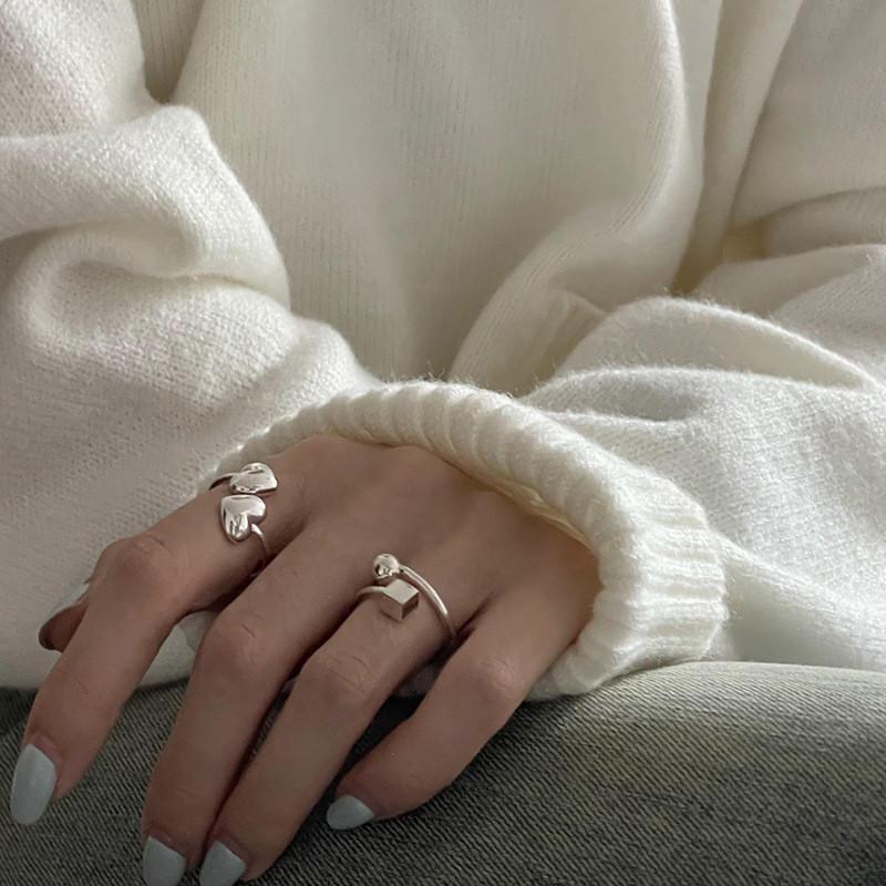 Elegant Adjustable Heart Shaped Geometric Ring For Women Simple And Stylish Design