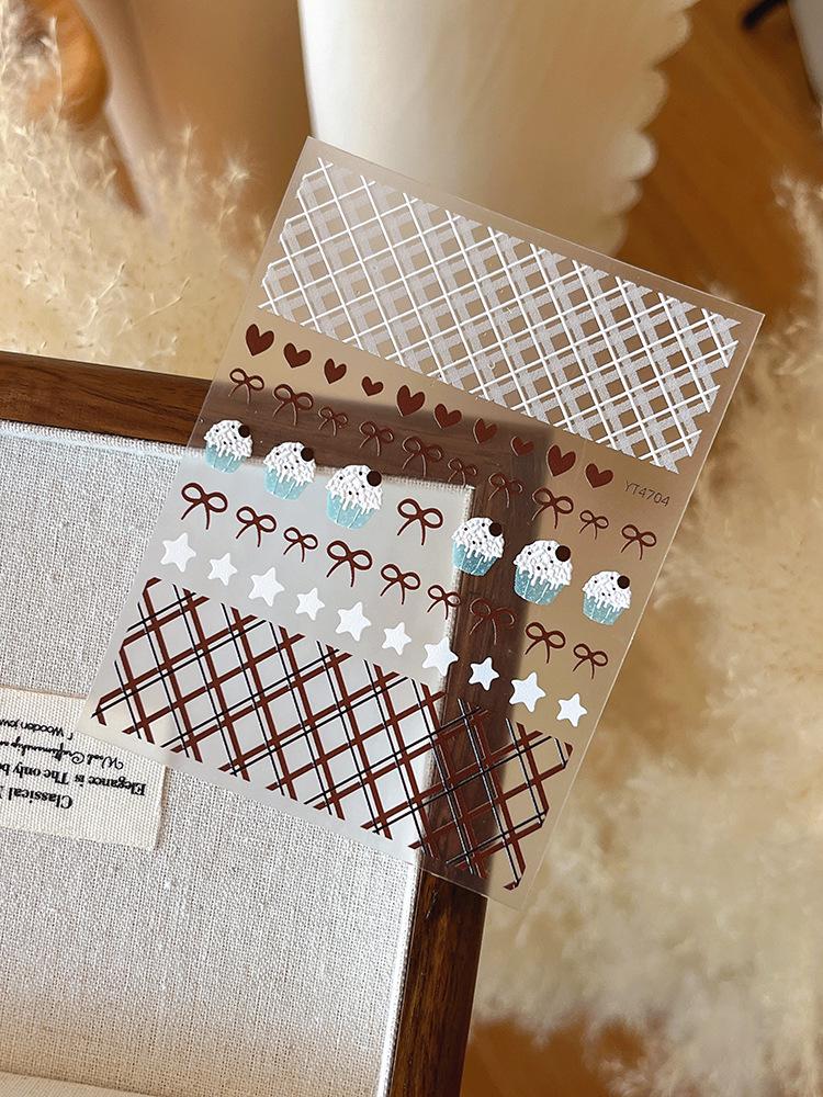 

YITU YT4704 Тисненые клетчатые и сердечные звезды наклейки для ногтей с клейкой основой