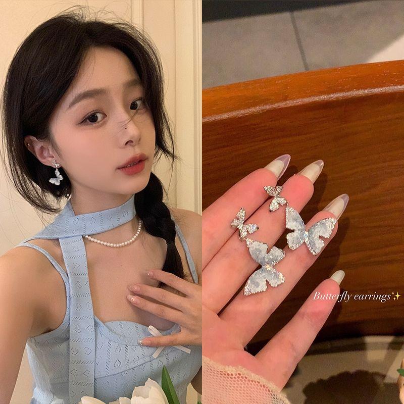 

Ice Crushing Butterfly Earrings Suitable for Summer Female Fancy Earrings Non-Piercing Ear Clip Light Luxury Temperament Elegant Stud Earring 925 tremella needle a pair of main figure!!
