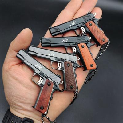 1:3 Upgrade Kimber 1911 dřevěná rukojeť Kovová pistole Model Keychain Miniaturní dětské pistole Kolekce pistolí ze slitiny Přívěsek na hračky