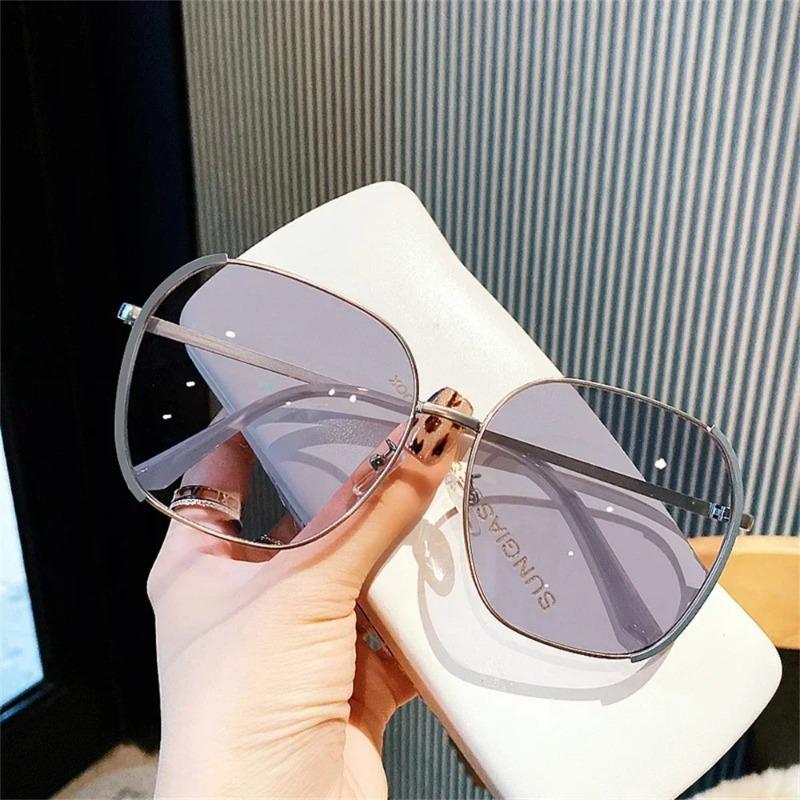 New Square Oversized Sunglasses Fashionable Sun Glasses for Women and Men UV Resistant Eyelasses Round Face Sunshades