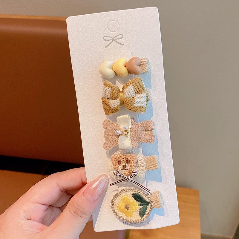 Retro Cute Baby Hair Clips – Gentle Fabric Flower Headwear for Girls