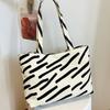 Trend large-capacity tote bag women's new fashion texture underarm shoulder commuter bag plaid handbag