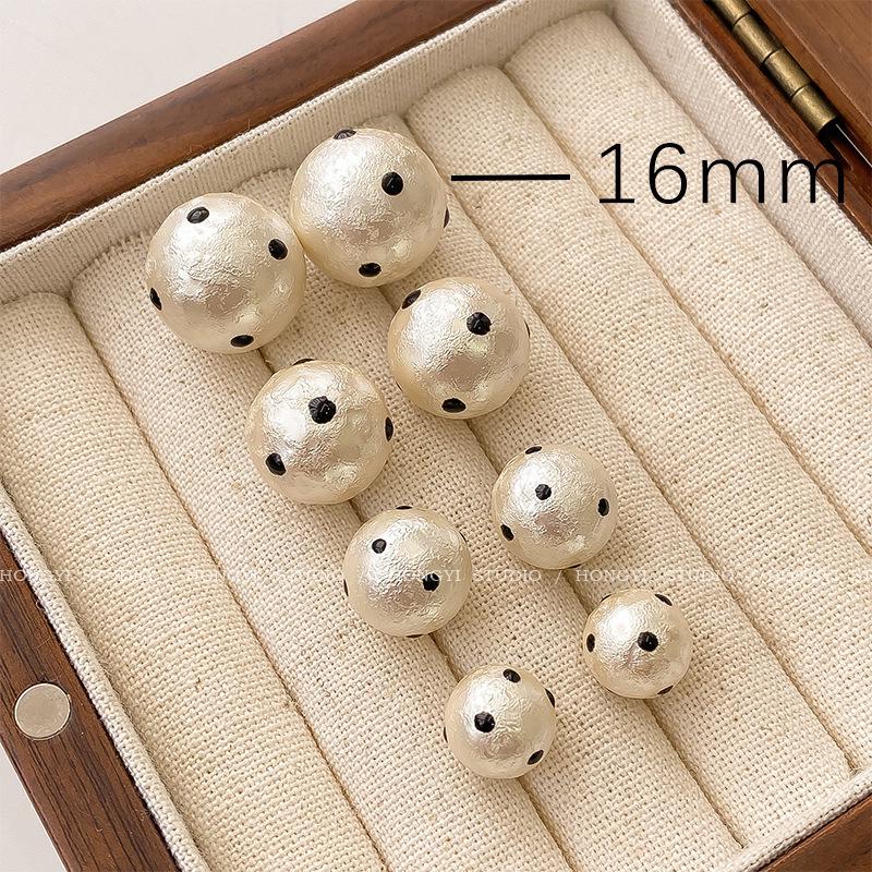 2024 High-End Pearl Stud Earrings: French Light Luxury Style for Women