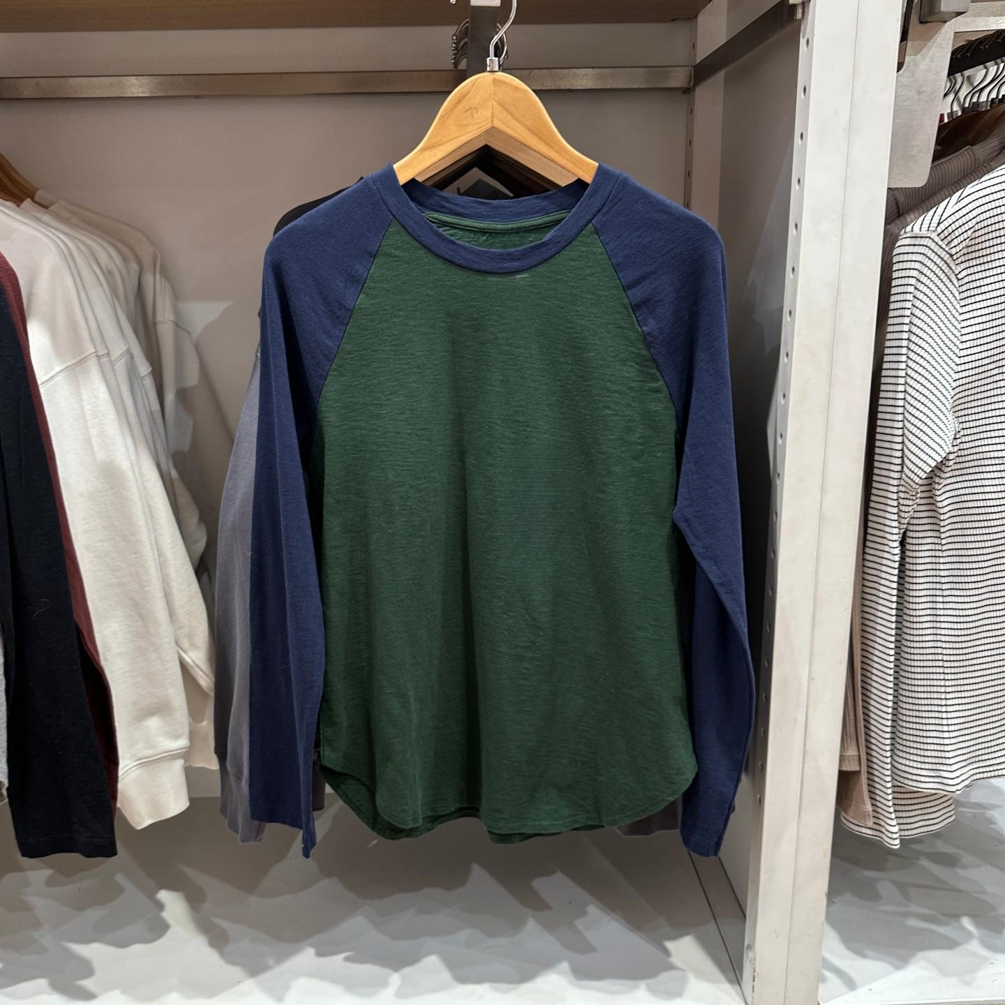 Women s Spring 2026 Color Block Raglan Sleeve T-shirt Medium