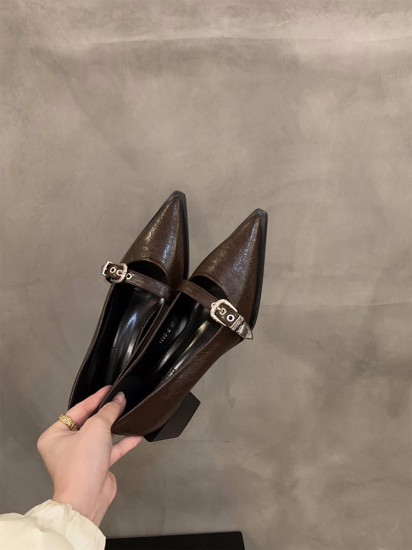 

Французький темперамент Мері Джейн маленькі шкіряні туфлі жіночі туфлі 2024 нові весна та осінь зима чорні гостроносі високі підбори одинарні туфлі 40 коричневий