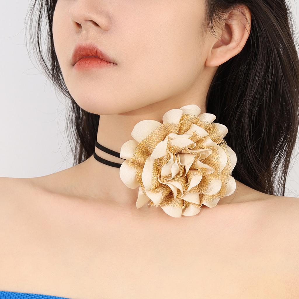 Fashion Personality Retro Three-dimensional Big Flower Neck Necklace Female, Versatile French Sexy Choker Necklace
